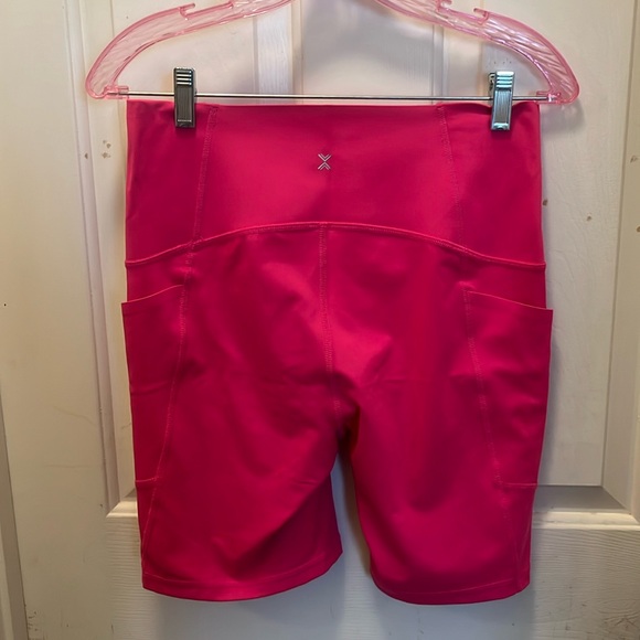 Xersion LIKE NEW Women’s Anti-Odor Biker Shorts - Fuschia - Large - Picture 3 of 7